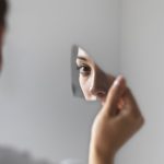 Miért nem szabad megnézni egy törött tükörben és még 5 további előjelet ezzel a belső tárgygal miert-nem-szabad-megnezni-egy-torott-tukorben-es-meg-5.jpg